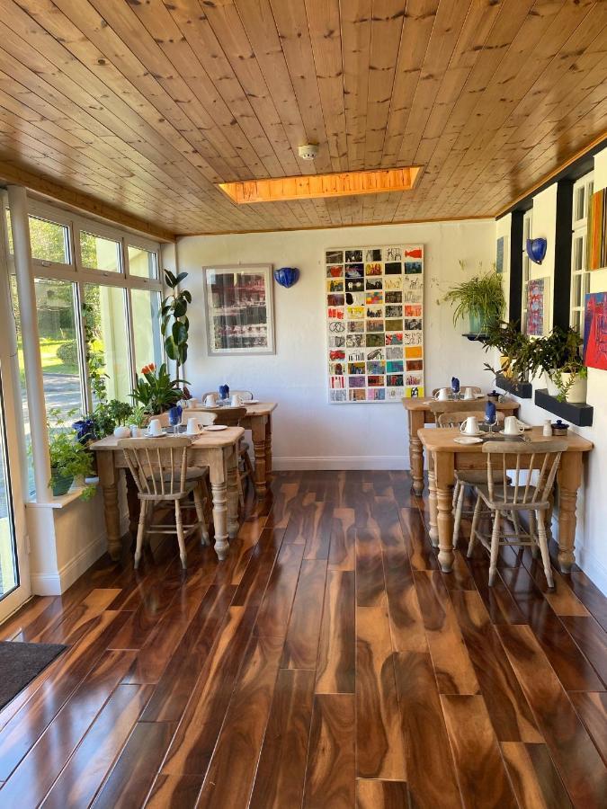 Quay Lodge Westport Bagian luar foto