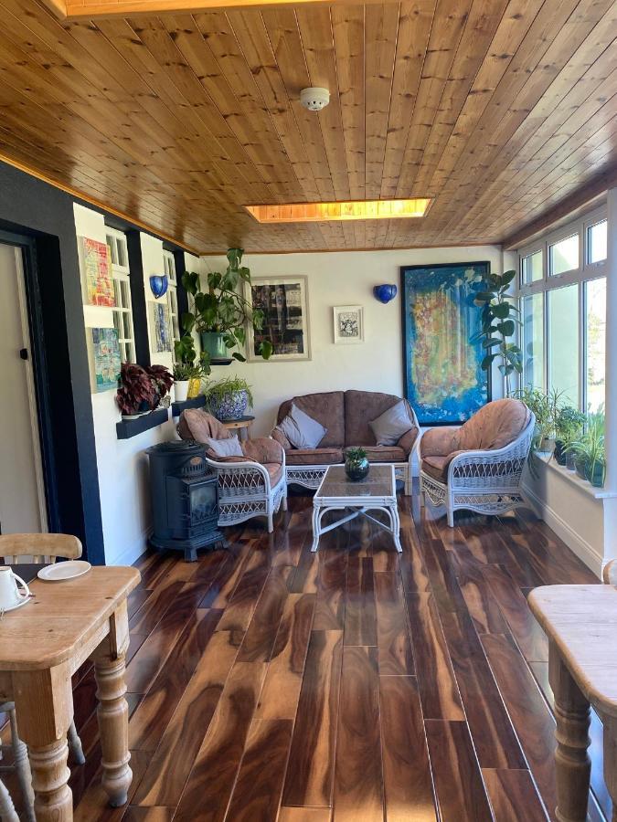 Quay Lodge Westport Bagian luar foto