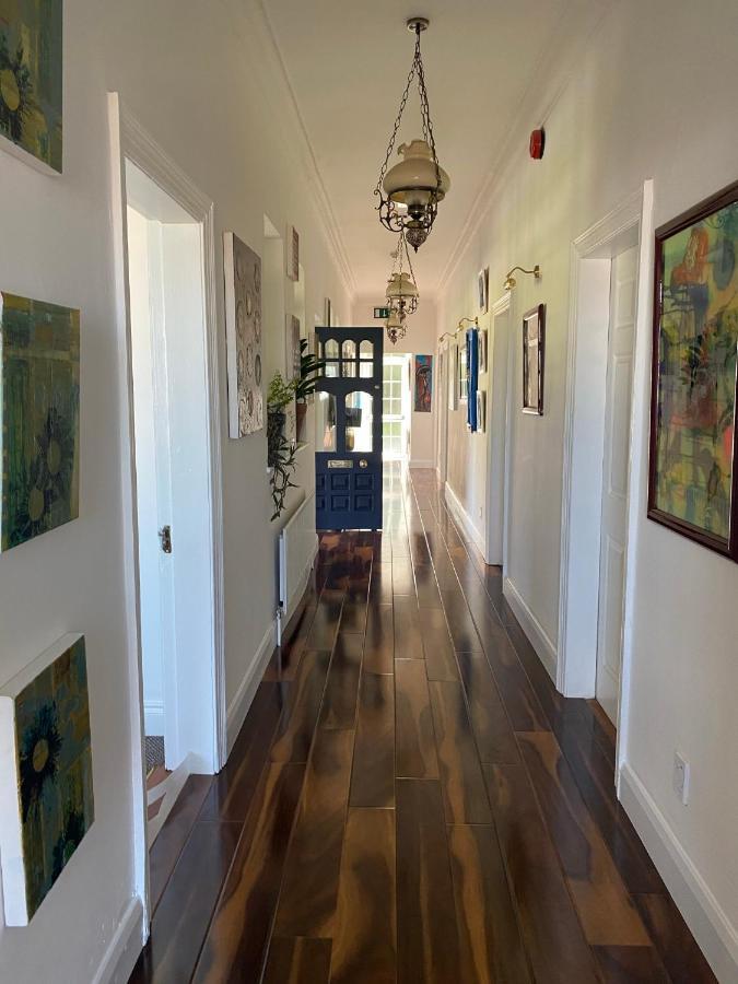 Quay Lodge Westport Bagian luar foto