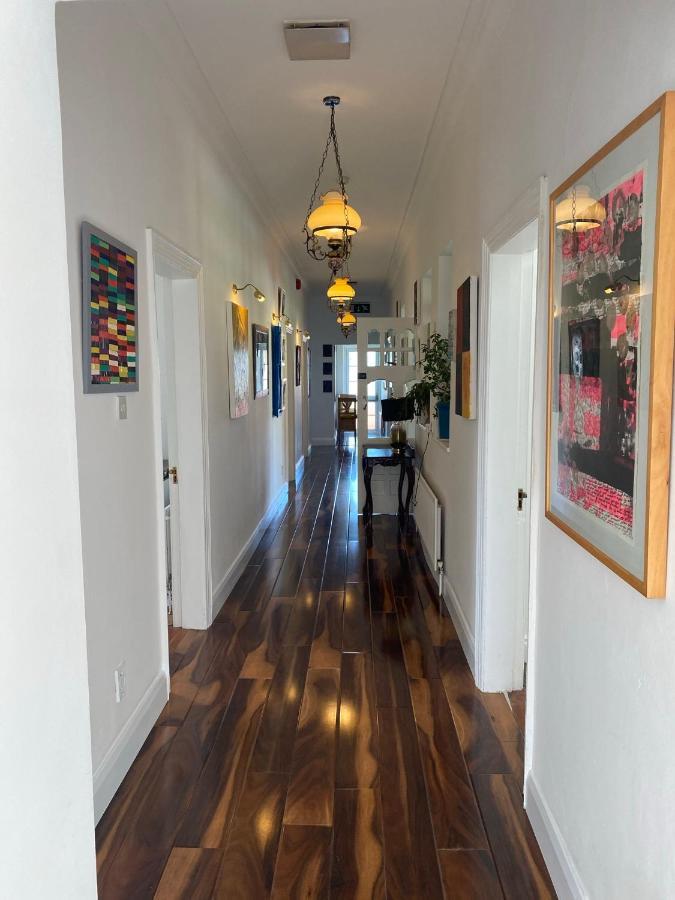 Quay Lodge Westport Bagian luar foto